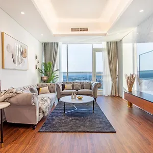 https://live-in-the-middle-of-lagoons-and-sea.sharjah-hotels.com